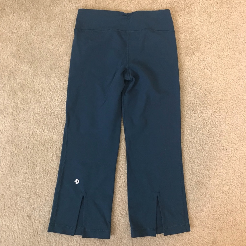 🍋 Lululemon Capri Leggins Size 4, Green